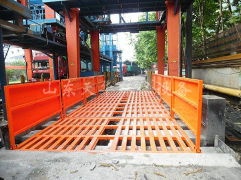 點擊查看詳細信息<br>標題：濟寧唐口煤礦4X12米煤礦專用洗車機 閱讀次數：2288
