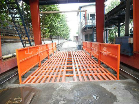 點擊查看詳細信息<br>標題：濟寧唐口煤礦4X12米煤礦專用洗車機 閱讀次數：2361