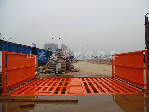 點(diǎn)擊查看詳細(xì)信息<br>標(biāo)題：中鐵城建集團(tuán)第十項(xiàng)目部太原項(xiàng)目工地洗輪機(jī) 閱讀次數(shù)：2506